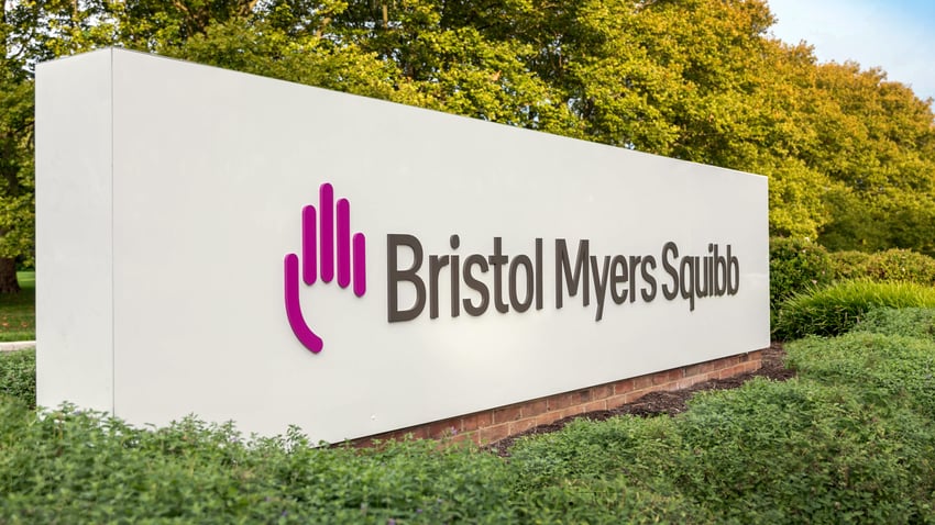 Bristol Myers Squibb nuevo cartel exterior
